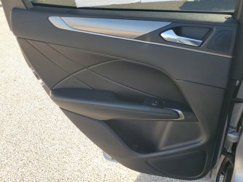 Used 2018 Lincoln MKC Premiere image 20