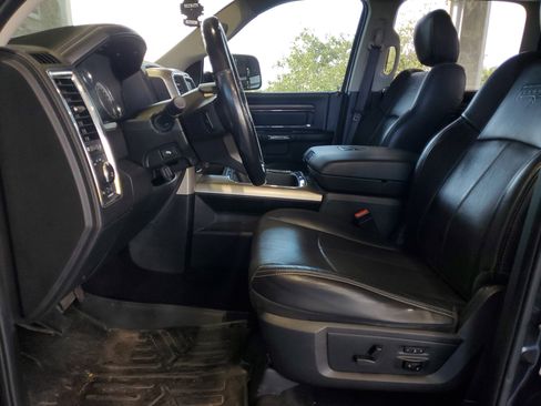 Used 2017 RAM 1500 Laramie w/ Convenience Group AWD/4WD image 18