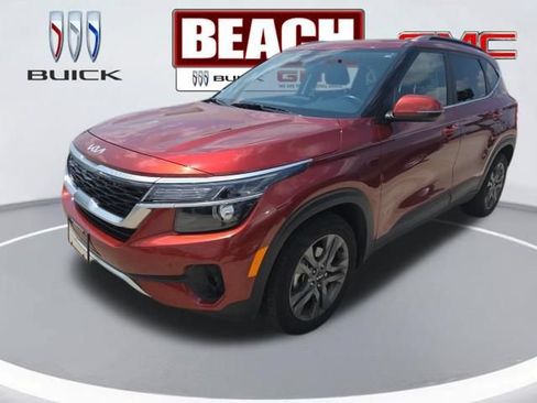 Used 2023 Kia Seltos S w/ Navigation Package FWD image 4