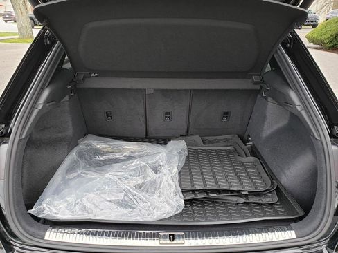 Used 2025 Audi Q3 2.0T Premium w/ Convenience Package image 15