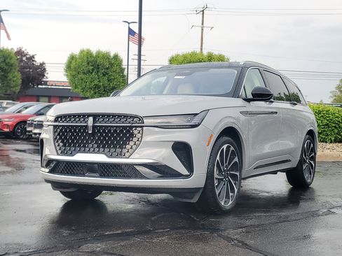 New 2026 Lincoln Nautilus Black Label AWD/4WD image 2