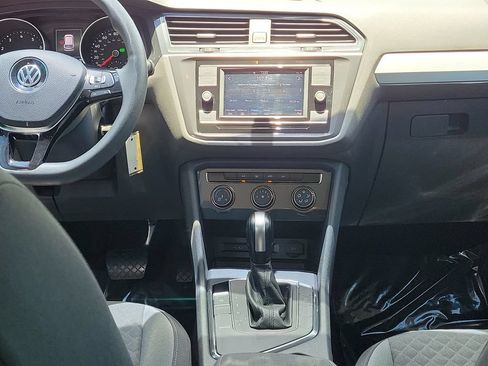 Used 2020 Volkswagen Tiguan S FWD image 15