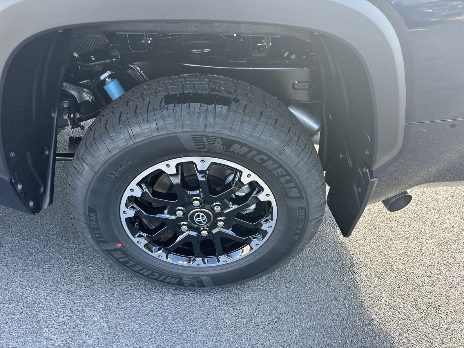 New 2025 Toyota Tundra SR5 w/ TRD Off-Road Package AWD/4WD image 12