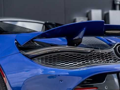 Used 2024 McLaren 750S Spider image 13