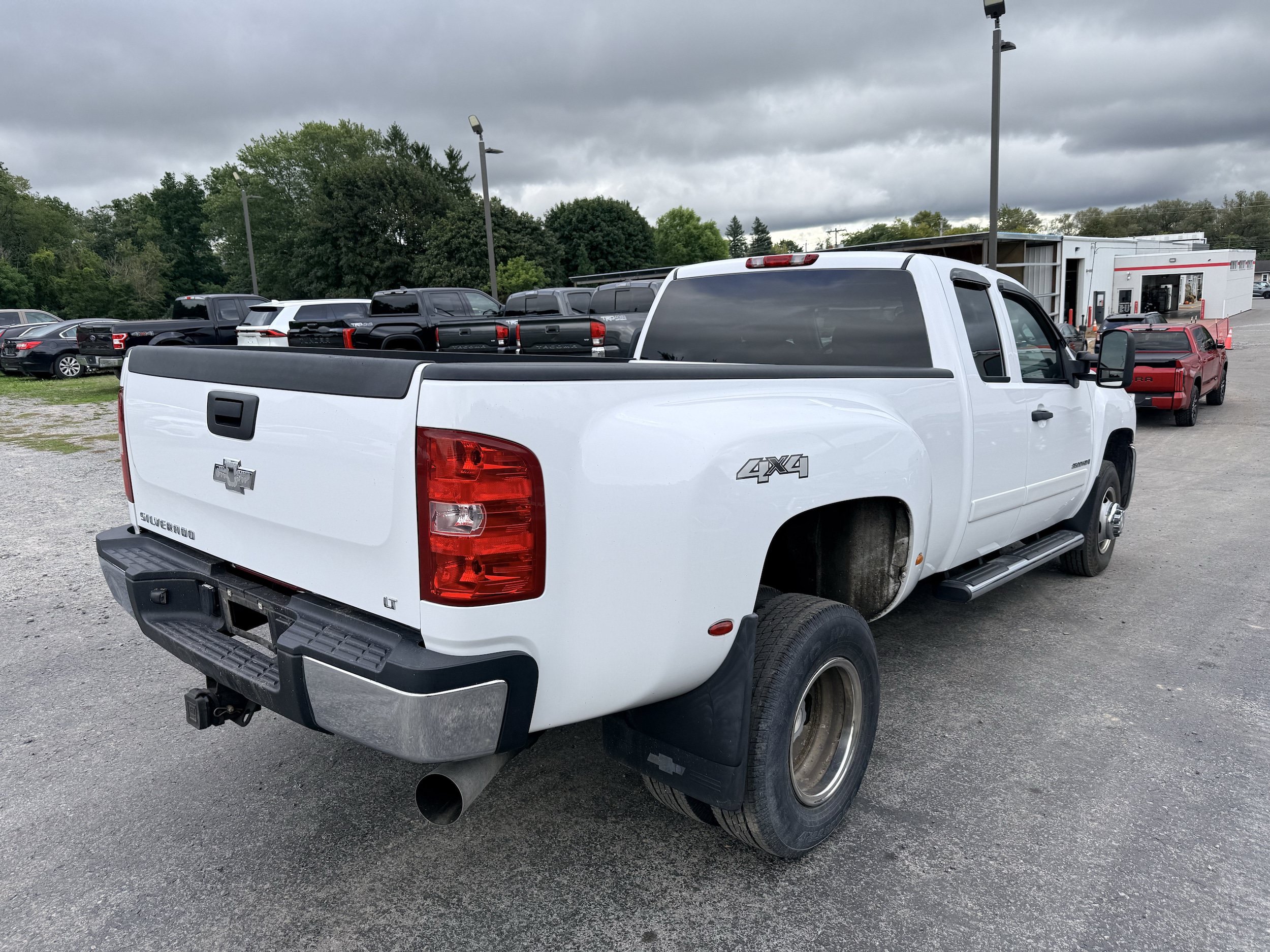 Used 2007 Chevrolet Silverado 3500 LT w/ 2LT Audio Package AWD/4WD image 8