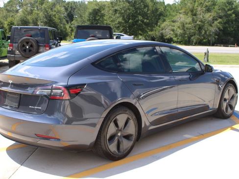 Used 2022 Tesla Model 3 Long Range AWD/4WD image 4