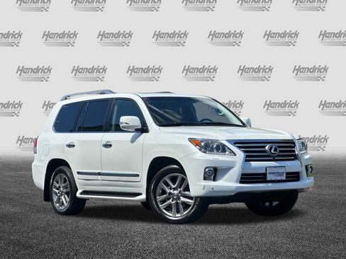 Used 2015 Lexus LX 570 4WD w/ Luxury Package image 2