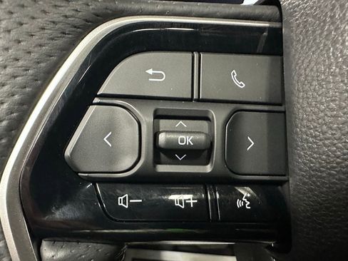 Used 2025 Toyota Tundra Platinum AWD/4WD image 19