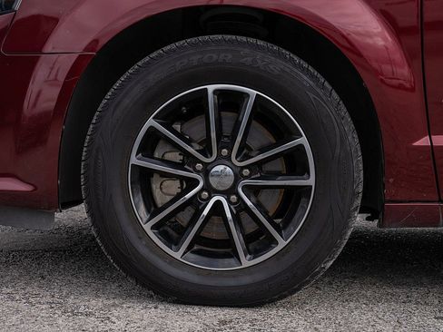 Used 2018 Dodge Grand Caravan GT image 31