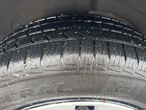 Certified 2020 Nissan Rogue S image 41