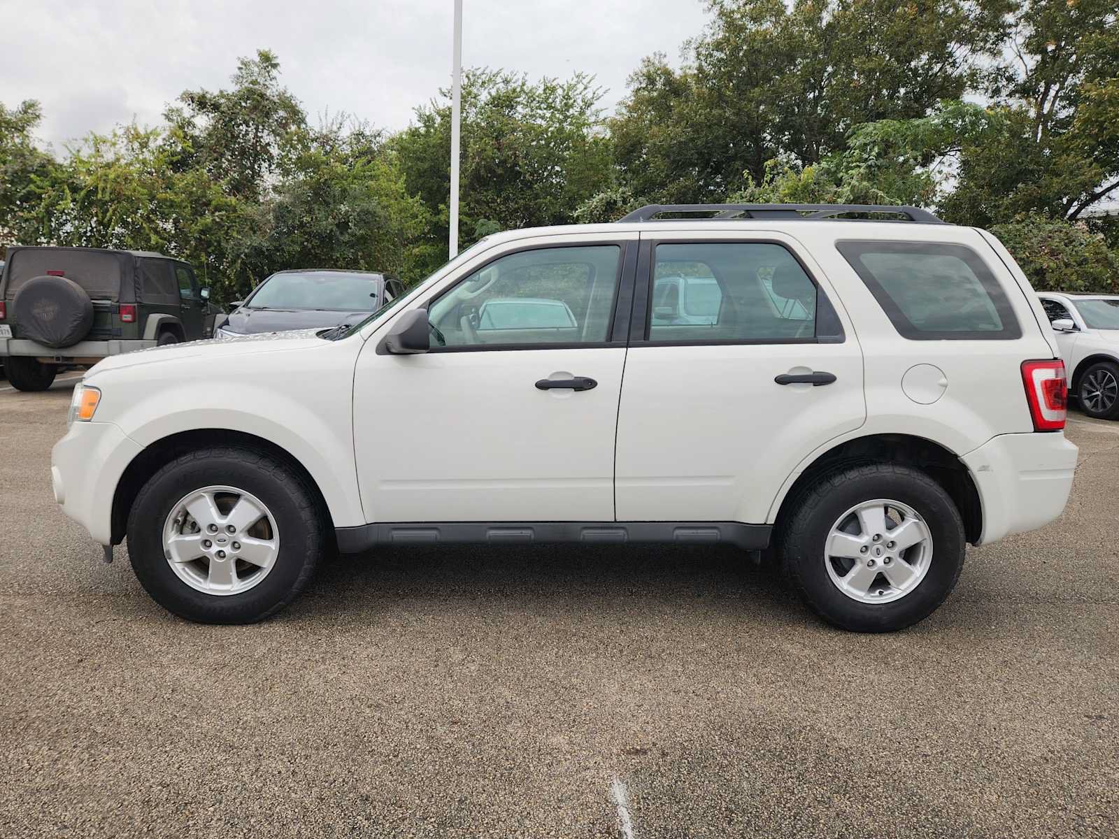 Used 2012 Ford Escape XLS FWD image 4