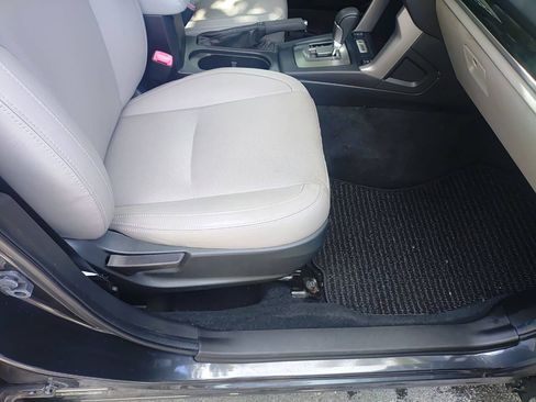 Used 2017 Subaru Forester 2.5i Limited AWD/4WD image 18