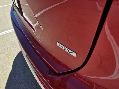Used 2025 Kia Niro LX FWD image 12