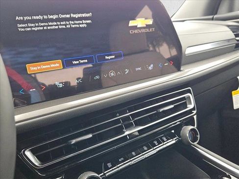 New 2026 Chevrolet Traverse LT image 12