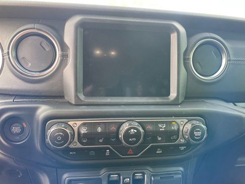Used 2023 Jeep Wrangler Unlimited Sahara w/ Cold Weather Group AWD/4WD image 20