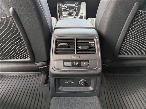 Used 2022 Audi A4 2.0T Premium Plus w/ Premium Plus Package AWD/4WD image 17