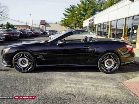Used 2013 Mercedes-Benz SL 550 w/ Premium Pkg image 4
