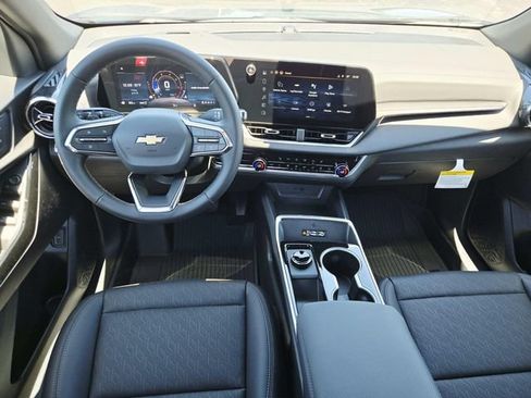 New 2026 Chevrolet Equinox LT w/ Convenience Package II AWD/4WD image 6