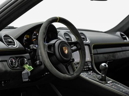 Used 2021 Porsche 718 Cayman GT4 RWD image 49