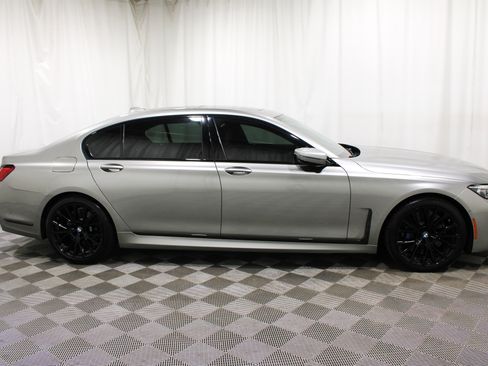 Used 2020 BMW 750i xDrive w/ Executive Package AWD/4WD image 34