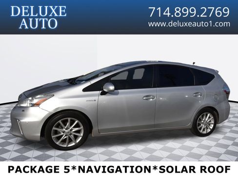 Used 2014 Toyota Prius V Five image 1