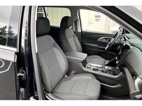 Used 2021 Chevrolet Traverse LS AWD/4WD image 7