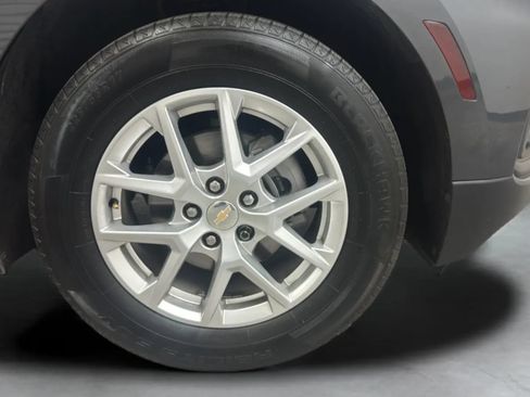 Used 2022 Chevrolet Equinox LS w/ LS Convenience Package FWD image 25