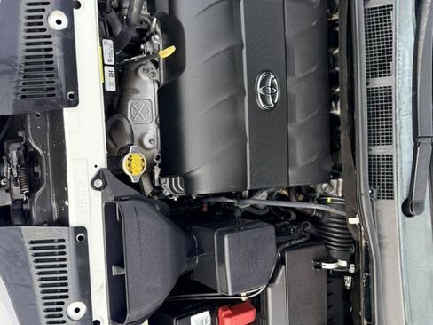 Used 2015 Toyota Sienna XLE Premium FWD image 45