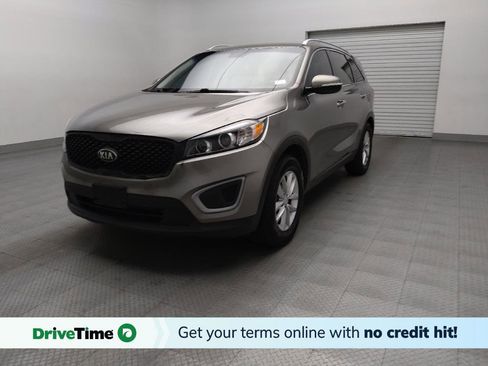 Used 2018 Kia Sorento FWD image 1
