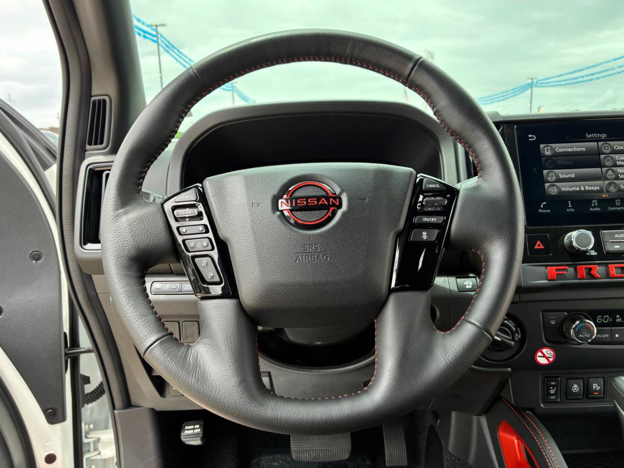 Used 2026 Nissan Frontier PRO-4X AWD/4WD image 14