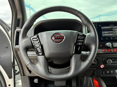 Used 2026 Nissan Frontier PRO-4X AWD/4WD image 14