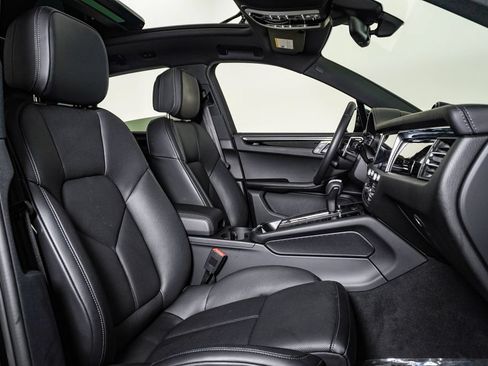 Certified 2026 Porsche Macan S AWD/4WD image 15