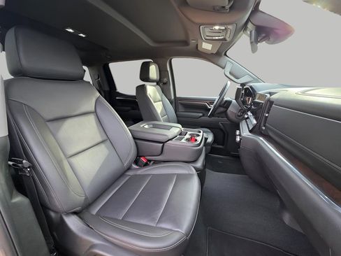 Used 2024 GMC Sierra 1500 SLT image 15