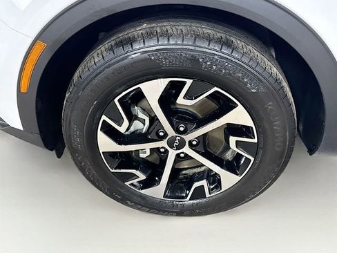 Used 2024 Kia Sportage EX image 31