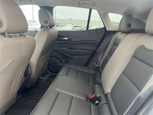 Used 2025 Chevrolet Trax ACTIV w/ Driver Confidence Package image 10