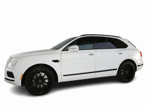 Used 2017 Bentley Bentayga AWD/4WD image 10
