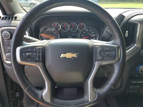 Used 2021 Chevrolet Silverado 1500 LT w/ Bed Protection Package AWD/4WD image 16