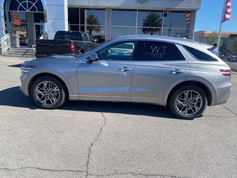 Used 2025 Genesis GV70 2.5T AWD/4WD image 9