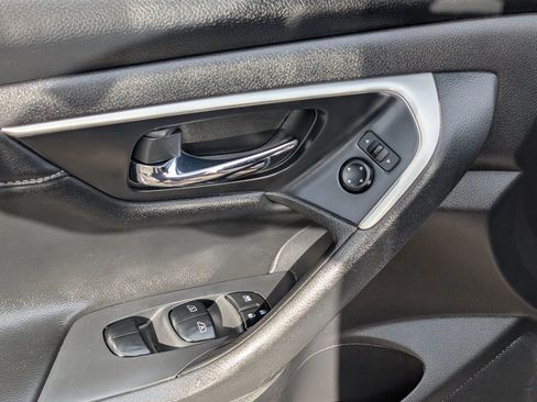 Used 2018 Nissan Altima 2.5 SL FWD image 11