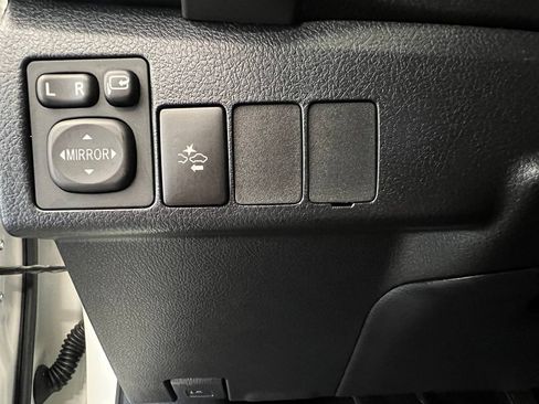 Used 2018 Toyota Corolla iM image 23