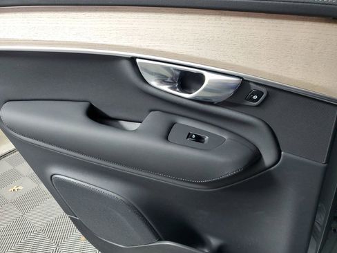 Certified 2025 Volvo XC90 B6 Core w/ Climate Package image 22
