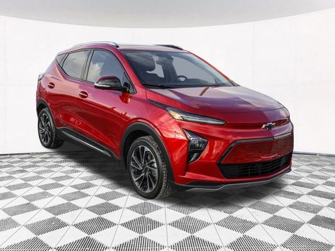 Used 2023 Chevrolet Bolt EUV Premier w/ Sun & Sound Package image 12