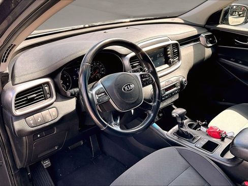 Used 2020 Kia Sorento LX w/ LX I4 Convenience Package AWD/4WD image 16