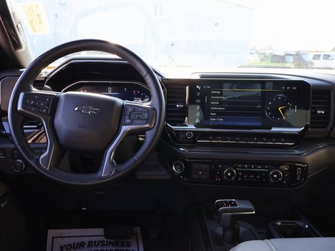 Used 2024 Chevrolet Silverado 1500 ZR2 image 18