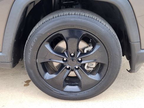 Used 2021 Jeep Compass Latitude w/ Sun and Sound Group AWD/4WD image 14