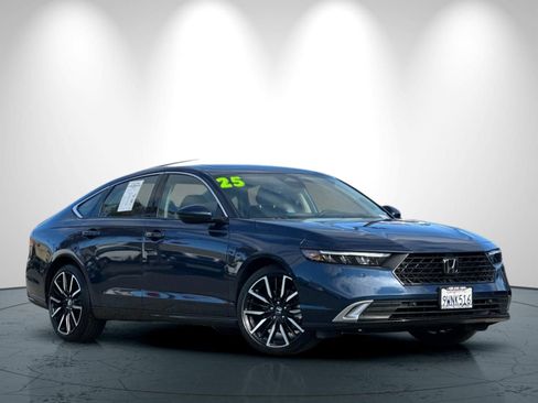 Used 2025 Honda Accord Touring image 2