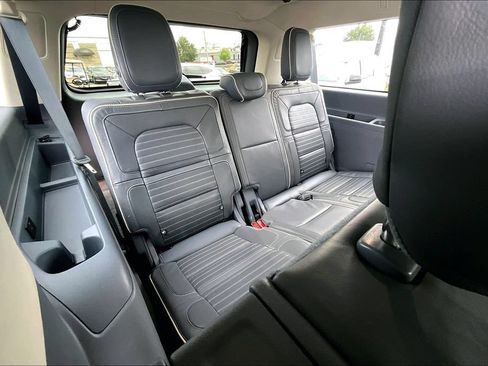 Used 2024 Lincoln Navigator L Black Label AWD/4WD image 38