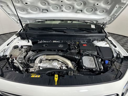 Used 2025 Mercedes-Benz GLB 250 image 35