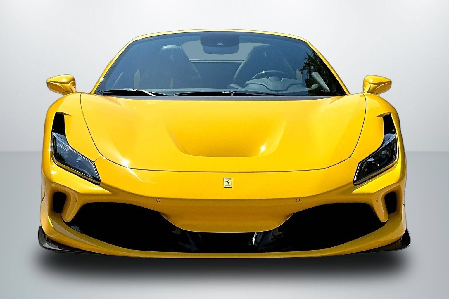 Used 2022 Ferrari F8 Tributo RWD image 2