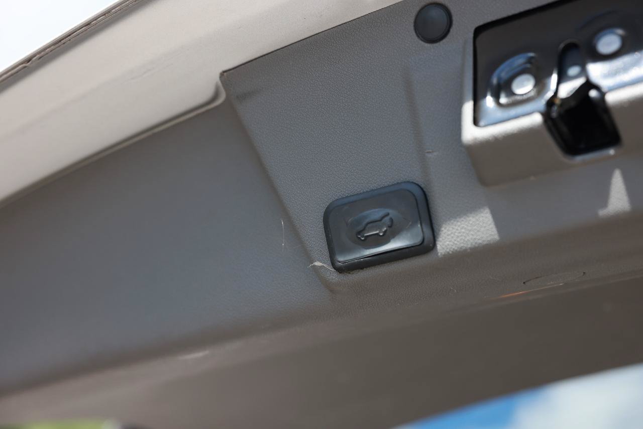 Used 2015 Chevrolet Traverse LT FWD image 27